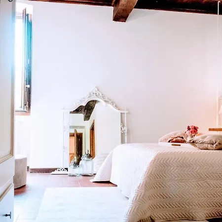 Spoleto Luxury Mill House, Spoleto Centre 10 Mins Villa