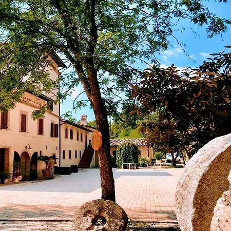 Spoleto Luxury Mill House, Spoleto Centre 10 Mins Villa